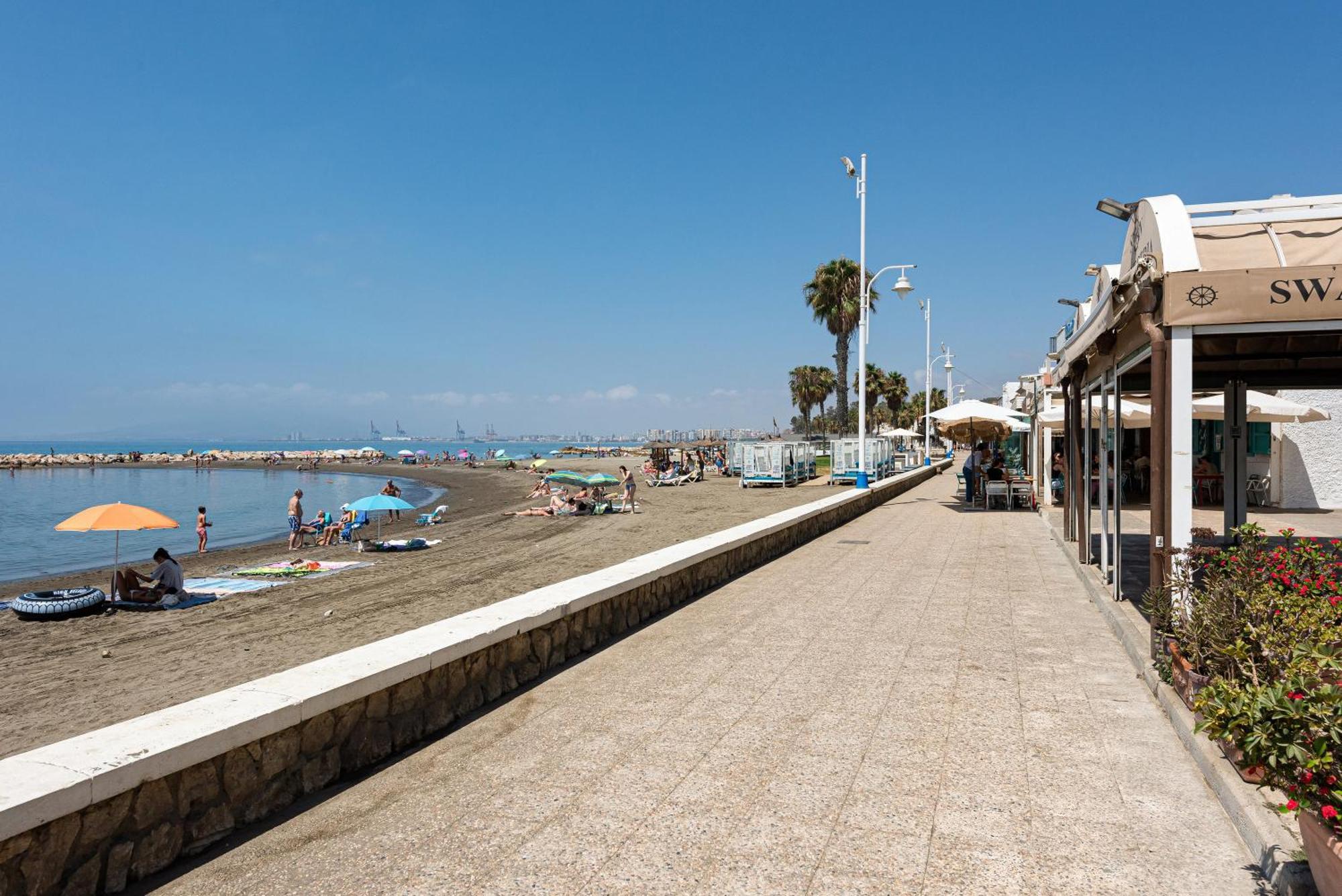 Beach apartment in Malaga Bagian luar foto